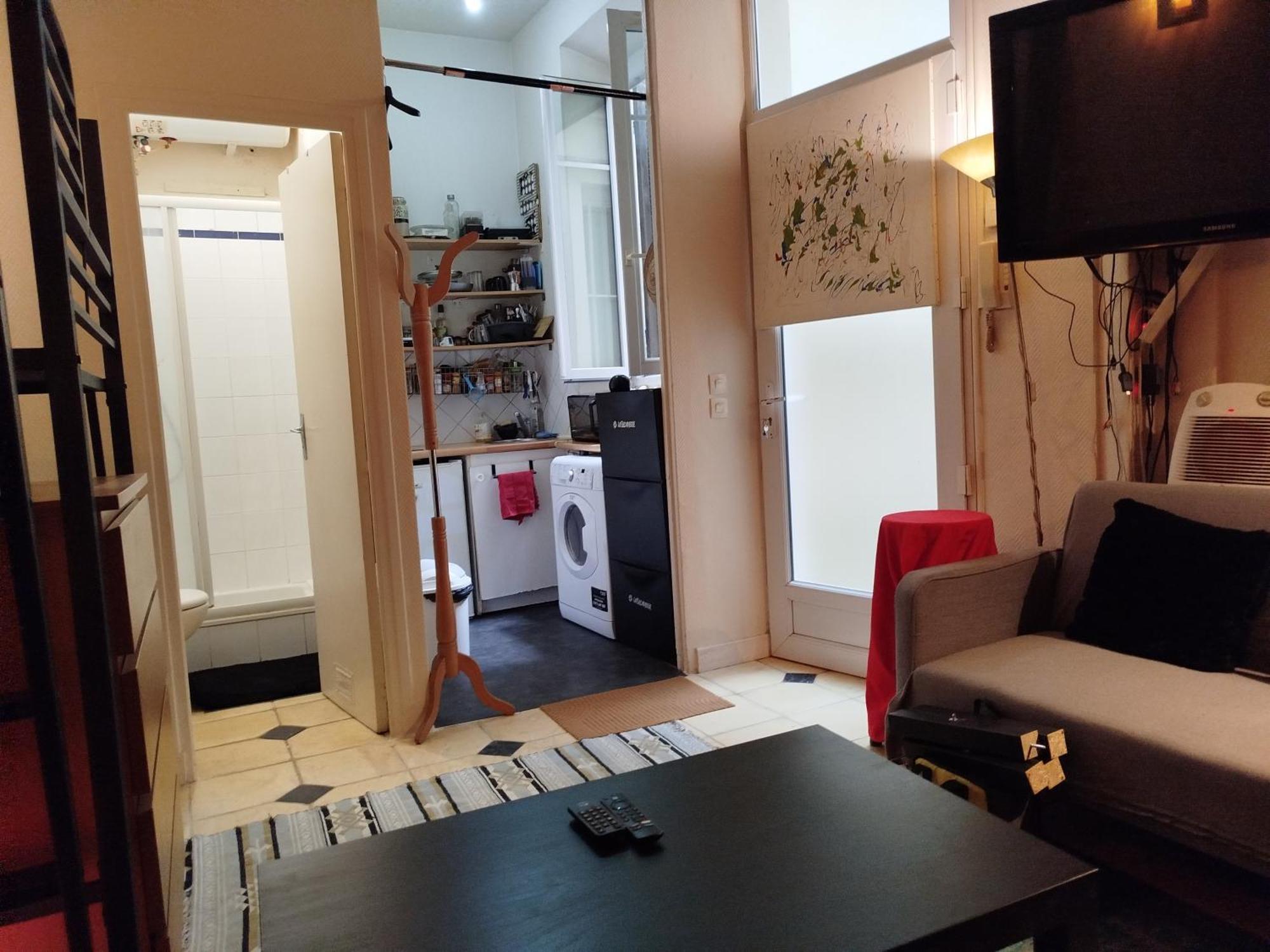 Sympa Meuble Et Equipe Nation. Apartment